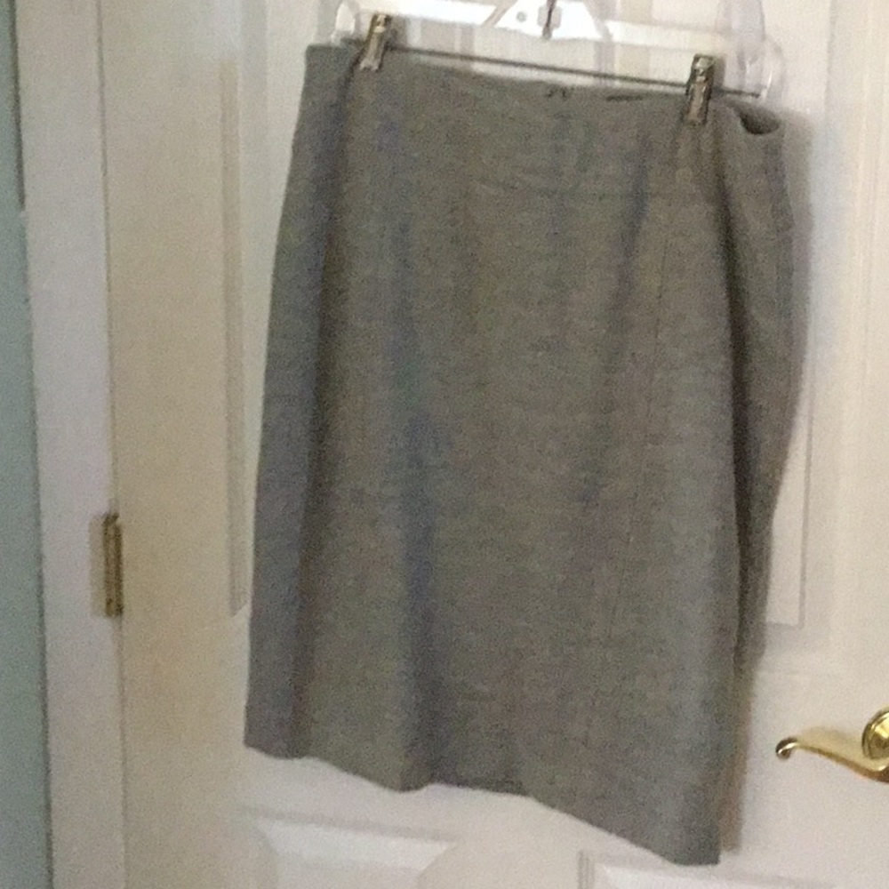 Ann Taylor. Grey skirt